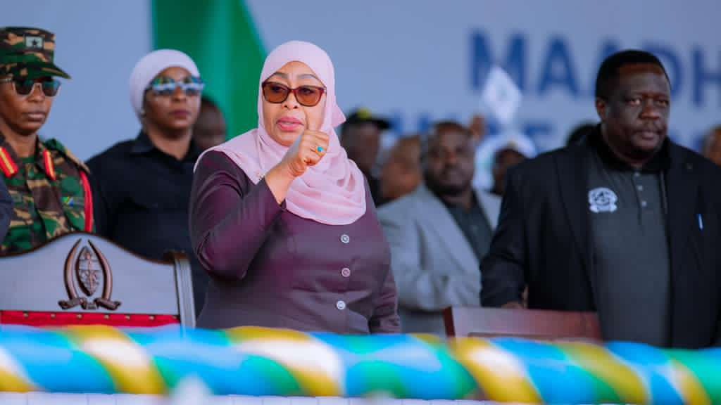 TASAC YAUNGANA NA WAFANYAKAZI NCHINI KUADHIMISHA MEI MOSI