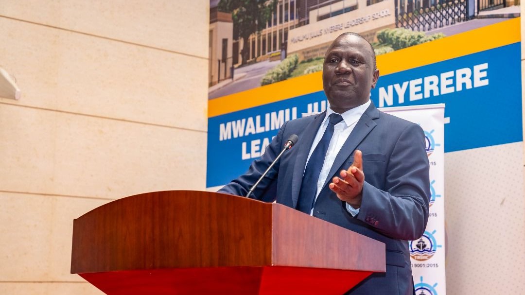 PROF. KAHYARARA APONGEZA TASAC KUIMARISHA SEKTA YA UCHUKUZI
