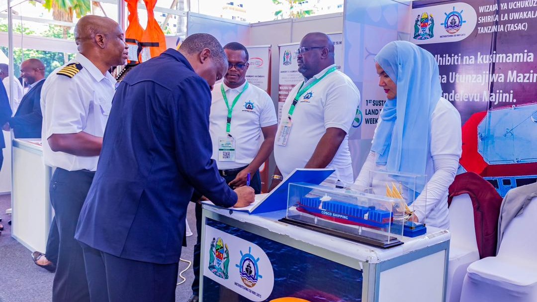 TASAC YATOA ELIMU KATIKA MAONESHO YA USAFIRI ENDELEVU ARDHINI