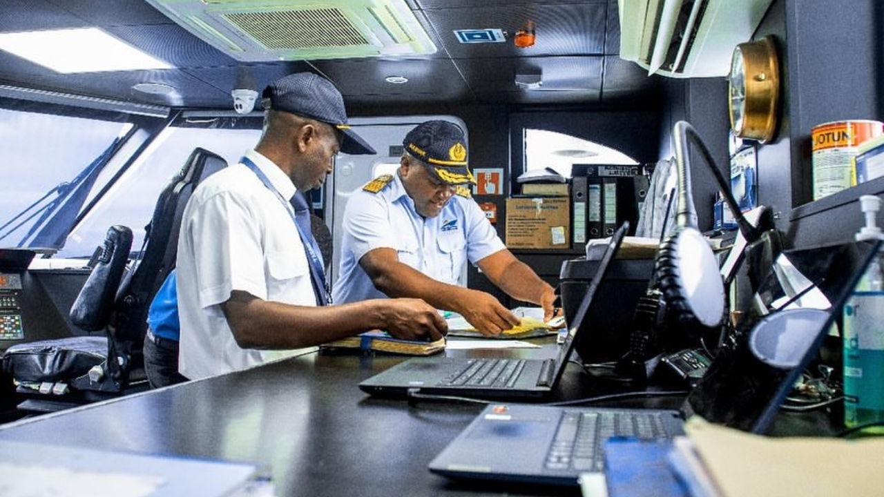 TASAC YAPONGEZA WATOA HUDUMA USAFIRI MAJINI KUZINGATIA SHERIA NA KANÙNI