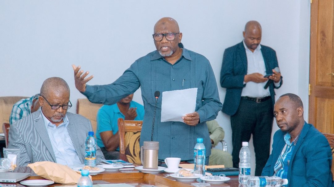 DKT. KHALID MOHAMED AKUTANA WA WAMILIKI WA MELI