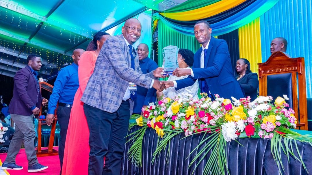 TASAC YANG’ARA KATIKA TUZO ZA UANDAAJI WA TAARIFA ZA MAHESABU KWA VIWANGO VYA KIMATAIFA